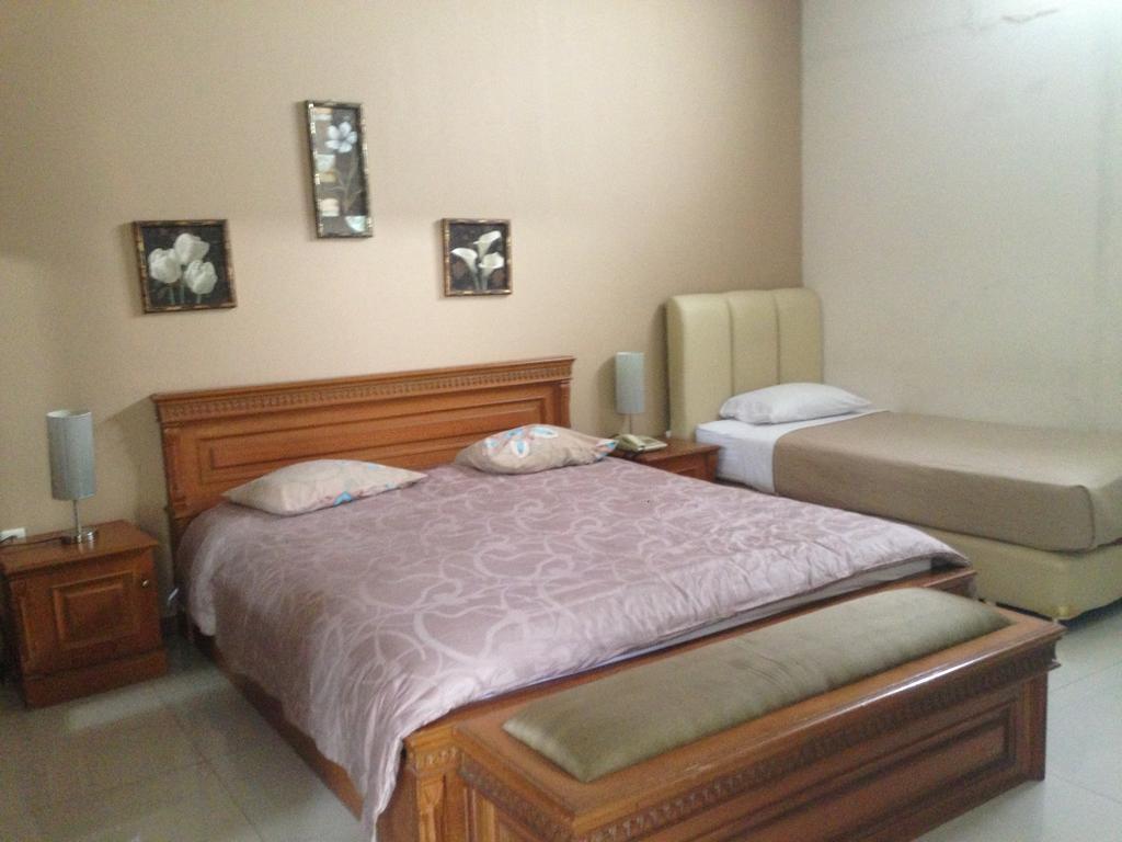Gondia Guesthouse Jakarta Room photo