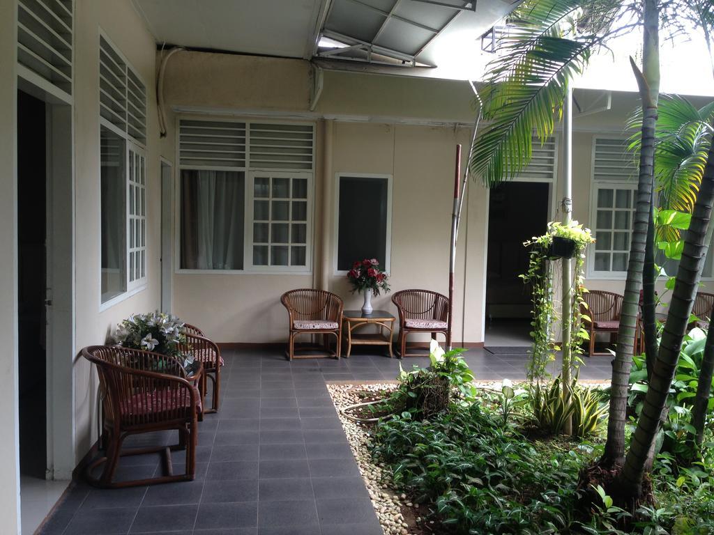 Gondia Guesthouse Jakarta Exterior photo