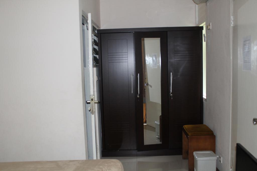 Gondia Guesthouse Jakarta Room photo