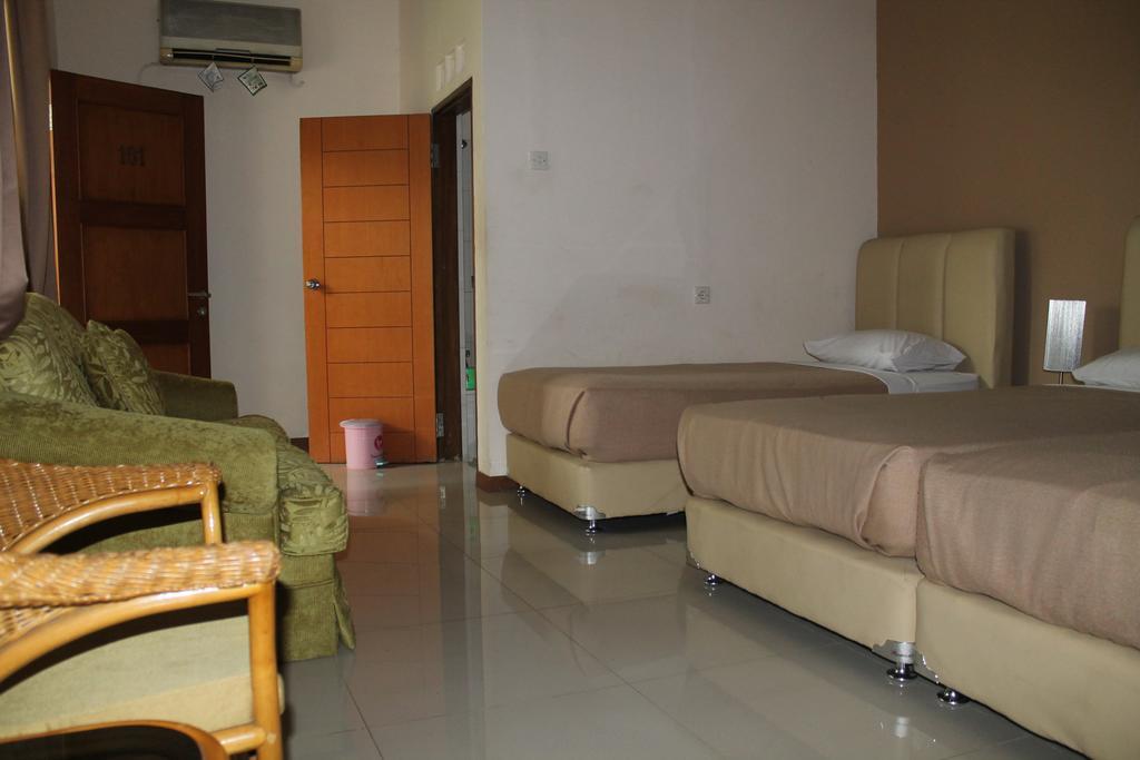 Gondia Guesthouse Jakarta Room photo