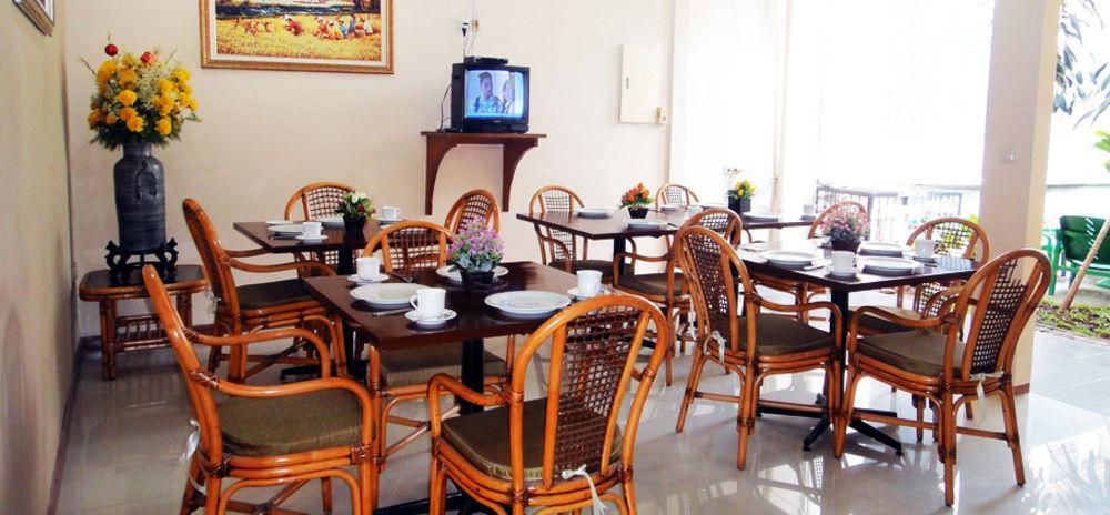 Gondia Guesthouse Jakarta Exterior photo