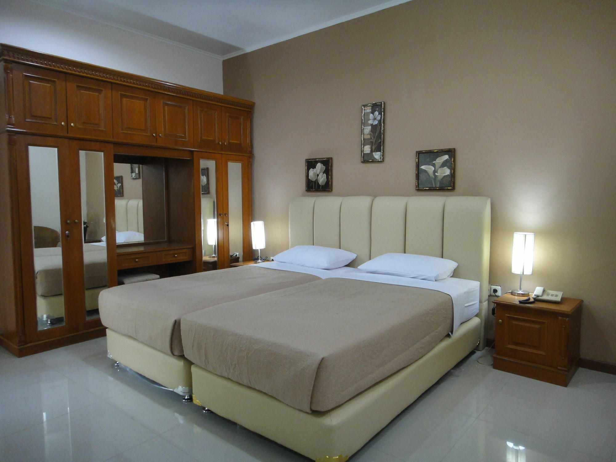 Gondia Guesthouse Jakarta Exterior photo